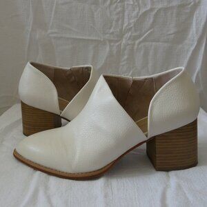 Cream ankle booties W8